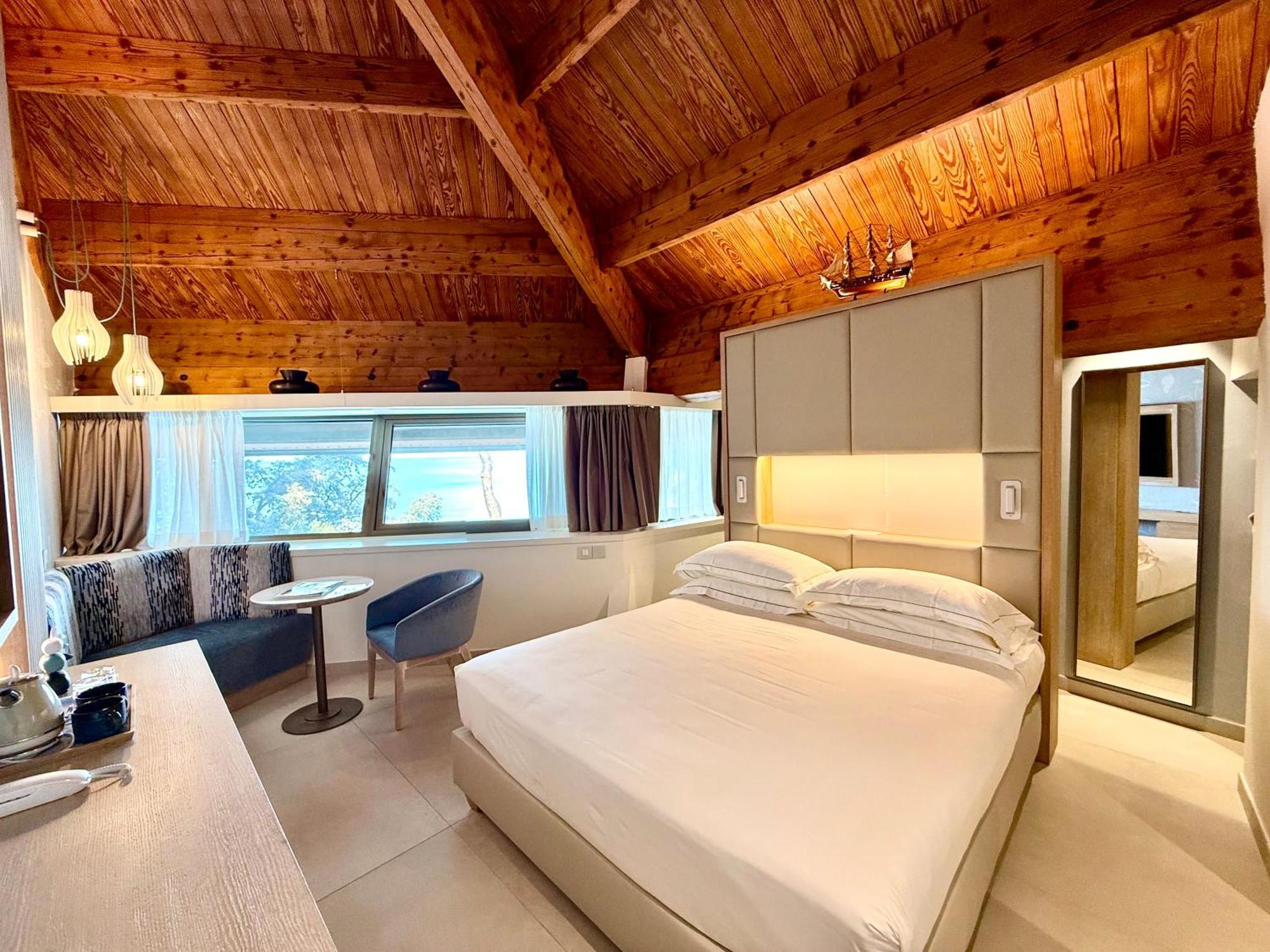 La Bussola Beach Hotel Пунта-Ала Екстер'єр фото